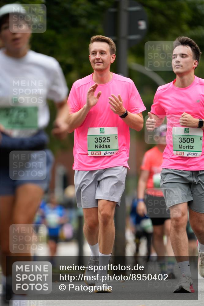 21.09.2025 - PSD Bank Halbmarathon Patografie http://msf.ph/oto/8950402 21.09.2025 10:48:06 Laufen 3525, 3509 meine-sportfotos.de