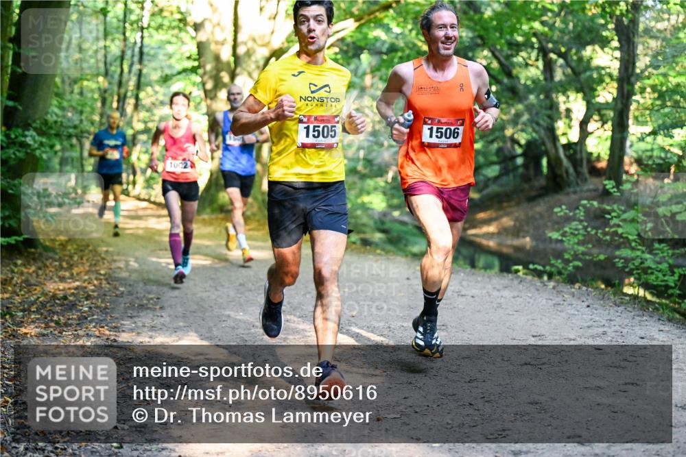 28.09.2025 - 33. Volkslauf durch das schöne Alstertal Dr. Thomas Lammeyer http://msf.ph/oto/8950616 28.09.2025 10:13:48 Laufen 1002, 1505, 1506 meine-sportfotos.de