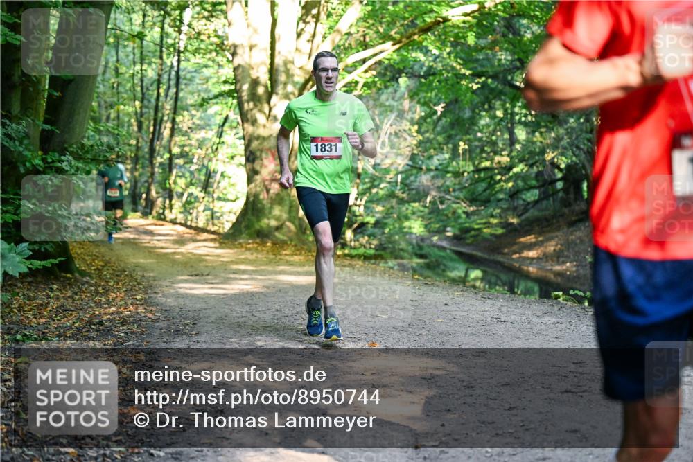 28.09.2025 - 33. Volkslauf durch das schöne Alstertal Dr. Thomas Lammeyer http://msf.ph/oto/8950744 28.09.2025 10:14:36 Laufen 1831 meine-sportfotos.de