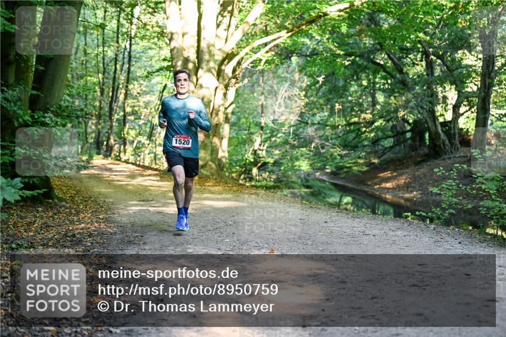 28.09.2025 - 33. Volkslauf durch das schöne Alstertal Dr. Thomas Lammeyer http://msf.ph/oto/8950759 28.09.2025 10:14:40 Laufen 1520 meine-sportfotos.de