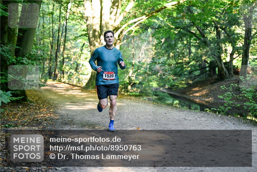 28.09.2025 - 33. Volkslauf durch das schöne Alstertal Dr. Thomas Lammeyer http://msf.ph/oto/8950763 28.09.2025 10:14:40 Laufen 1520 meine-sportfotos.de
