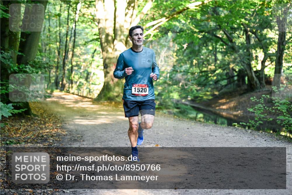 28.09.2025 - 33. Volkslauf durch das schöne Alstertal Dr. Thomas Lammeyer http://msf.ph/oto/8950766 28.09.2025 10:14:41 Laufen 1520 meine-sportfotos.de