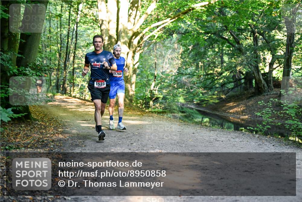 28.09.2025 - 33. Volkslauf durch das schöne Alstertal Dr. Thomas Lammeyer http://msf.ph/oto/8950858 28.09.2025 10:15:22 Laufen 1523, 1768 meine-sportfotos.de