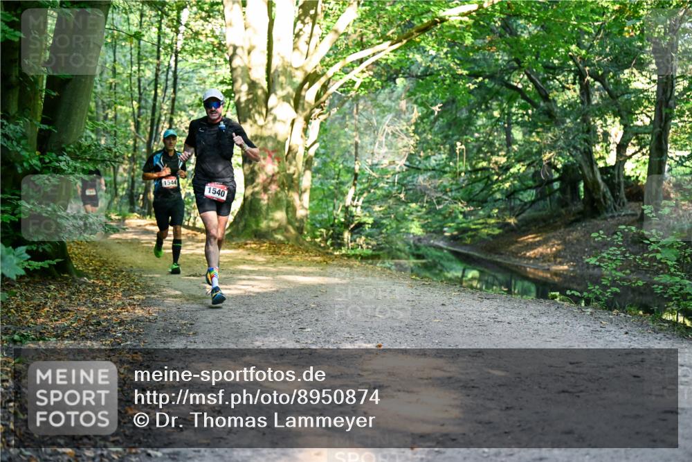 28.09.2025 - 33. Volkslauf durch das schöne Alstertal Dr. Thomas Lammeyer http://msf.ph/oto/8950874 28.09.2025 10:15:27 Laufen 6, 4, 1544, 1540 meine-sportfotos.de