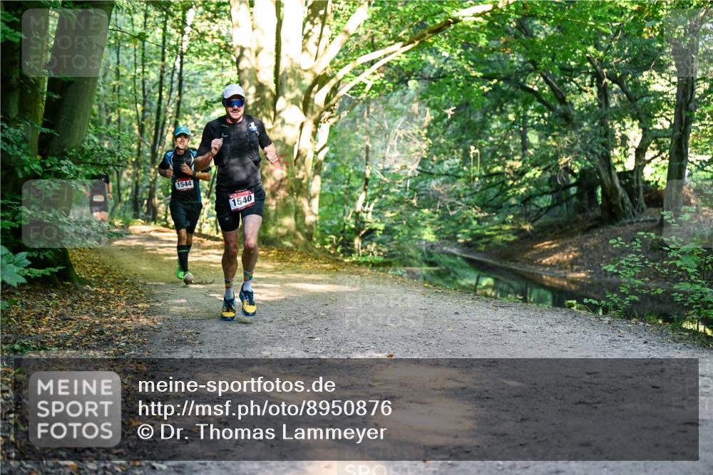 28.09.2025 - 33. Volkslauf durch das schöne Alstertal Dr. Thomas Lammeyer http://msf.ph/oto/8950876 28.09.2025 10:15:27 Laufen 1643, 1544, 1540 meine-sportfotos.de