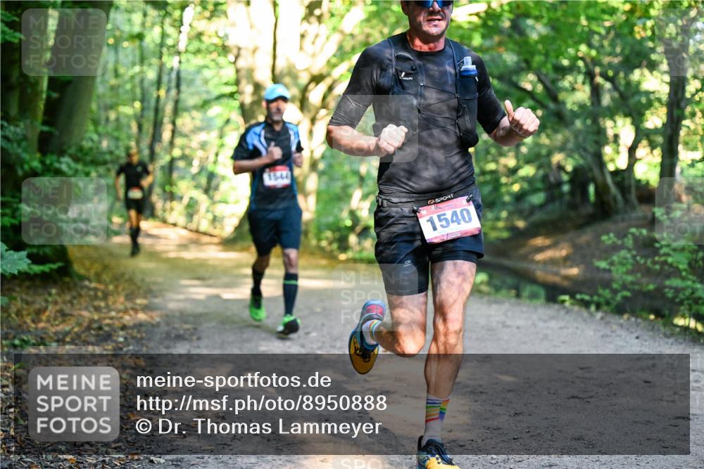 28.09.2025 - 33. Volkslauf durch das schöne Alstertal Dr. Thomas Lammeyer http://msf.ph/oto/8950888 28.09.2025 10:15:29 Laufen 1644, 1540 meine-sportfotos.de