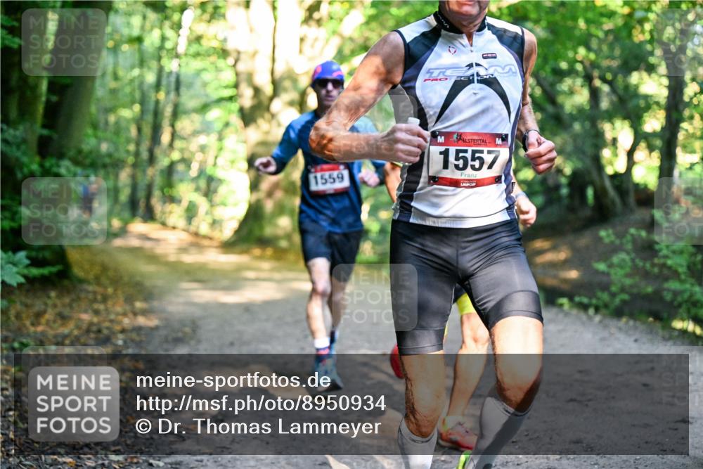 28.09.2025 - 33. Volkslauf durch das schöne Alstertal Dr. Thomas Lammeyer http://msf.ph/oto/8950934 28.09.2025 10:15:45 Laufen 1559, 1557 meine-sportfotos.de