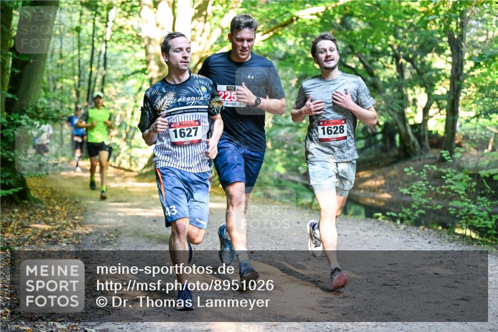 28.09.2025 - 33. Volkslauf durch das schöne Alstertal Dr. Thomas Lammeyer http://msf.ph/oto/8951026 28.09.2025 10:16:11 Laufen 1627, 225, 43, 1628 meine-sportfotos.de