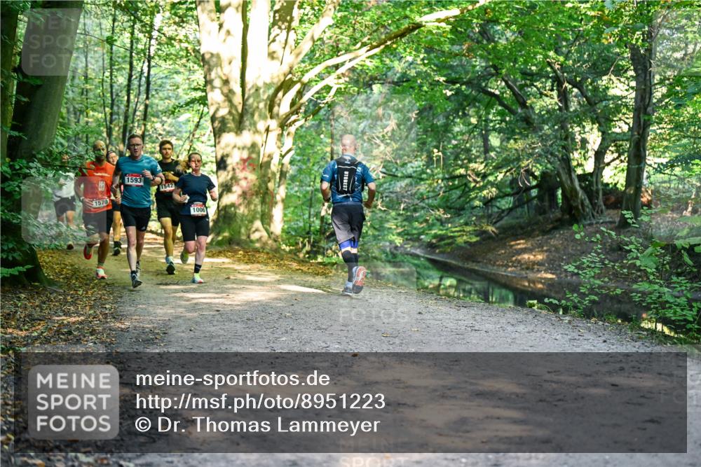28.09.2025 - 33. Volkslauf durch das schöne Alstertal Dr. Thomas Lammeyer http://msf.ph/oto/8951223 28.09.2025 10:17:07 Laufen 1570, 1593, 1542, 1006 meine-sportfotos.de