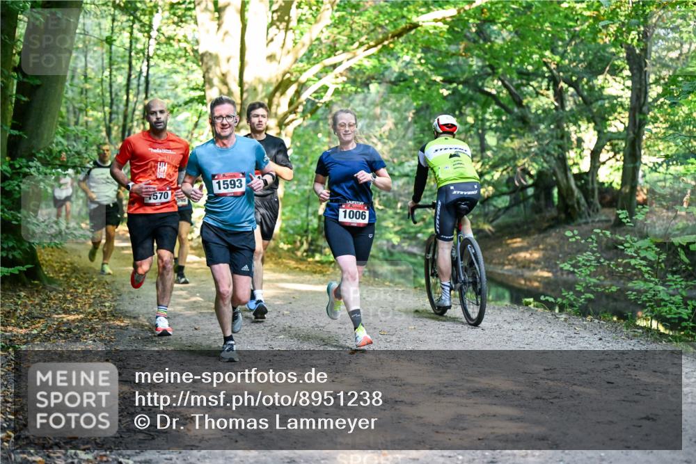 28.09.2025 - 33. Volkslauf durch das schöne Alstertal Dr. Thomas Lammeyer http://msf.ph/oto/8951238 28.09.2025 10:17:10 Laufen 1593, 7570, 1006 meine-sportfotos.de