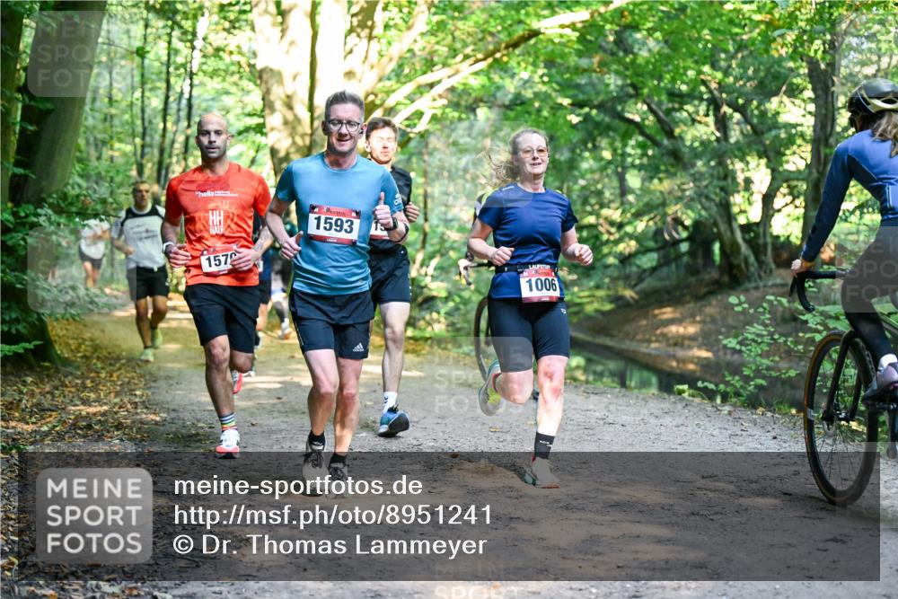 28.09.2025 - 33. Volkslauf durch das schöne Alstertal Dr. Thomas Lammeyer http://msf.ph/oto/8951241 28.09.2025 10:17:10 Laufen 1572, 1593, 1006 meine-sportfotos.de
