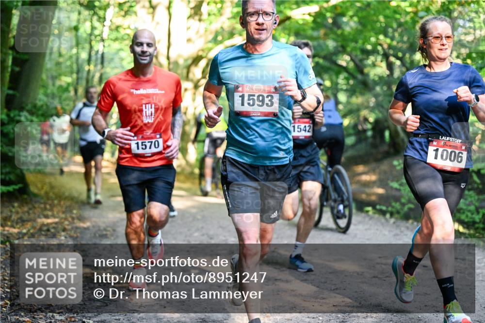 28.09.2025 - 33. Volkslauf durch das schöne Alstertal Dr. Thomas Lammeyer http://msf.ph/oto/8951247 28.09.2025 10:17:11 Laufen 1570, 1593, 1542, 1006 meine-sportfotos.de