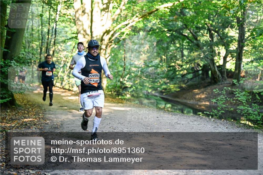 28.09.2025 - 33. Volkslauf durch das schöne Alstertal Dr. Thomas Lammeyer http://msf.ph/oto/8951360 28.09.2025 10:17:45 Laufen  meine-sportfotos.de