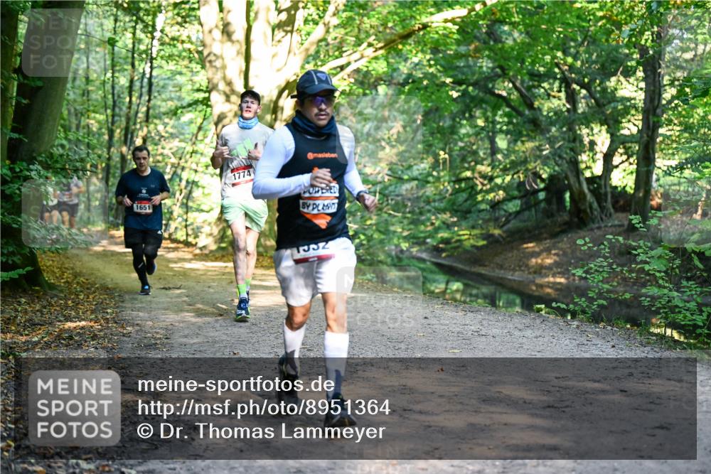 28.09.2025 - 33. Volkslauf durch das schöne Alstertal Dr. Thomas Lammeyer http://msf.ph/oto/8951364 28.09.2025 10:17:45 Laufen 1774, 1651, 1952 meine-sportfotos.de