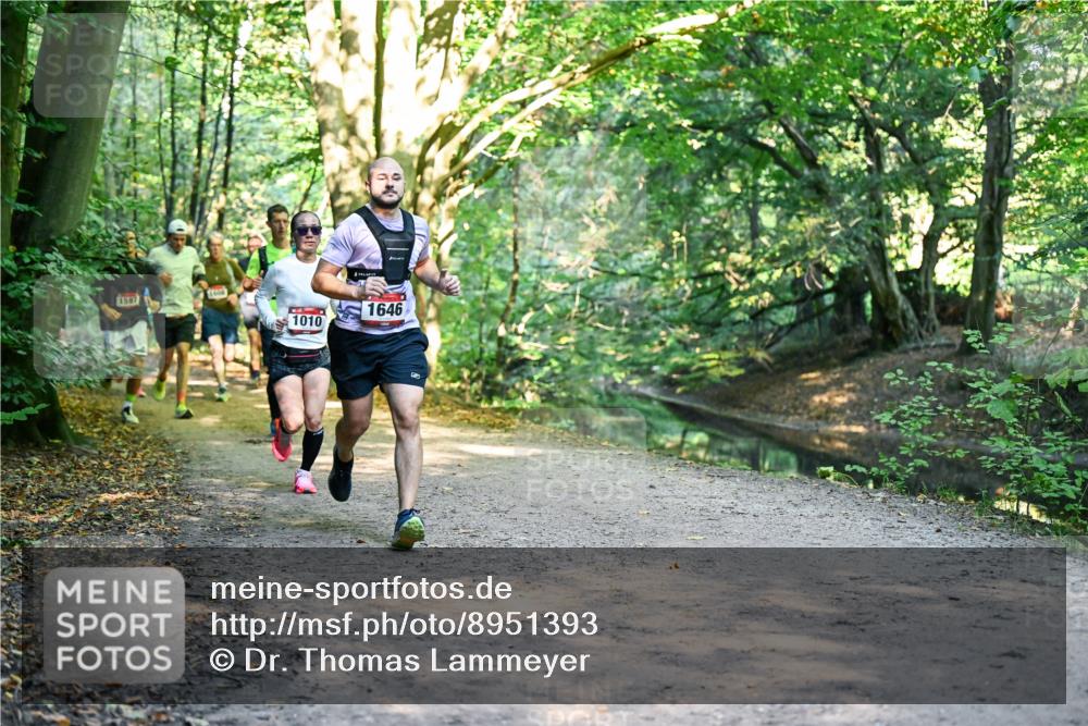 28.09.2025 - 33. Volkslauf durch das schöne Alstertal Dr. Thomas Lammeyer http://msf.ph/oto/8951393 28.09.2025 10:17:51 Laufen 1597, 1000, 1010, 1646 meine-sportfotos.de