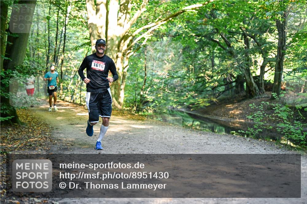 28.09.2025 - 33. Volkslauf durch das schöne Alstertal Dr. Thomas Lammeyer http://msf.ph/oto/8951430 28.09.2025 10:17:58 Laufen 1616 meine-sportfotos.de