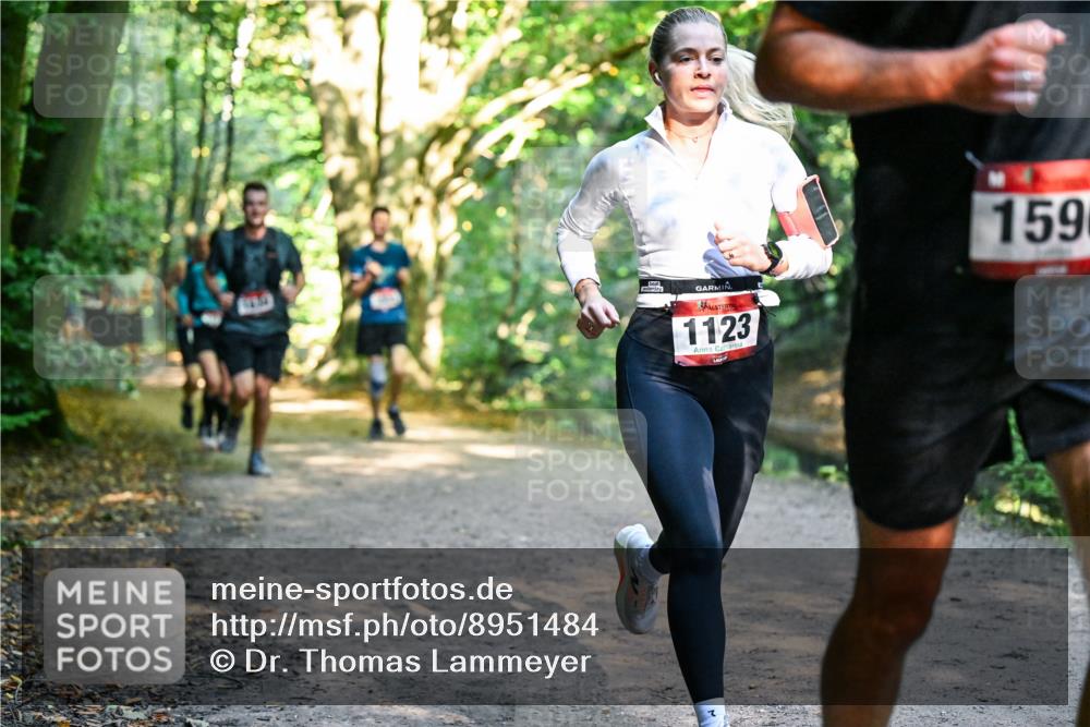28.09.2025 - 33. Volkslauf durch das schöne Alstertal Dr. Thomas Lammeyer http://msf.ph/oto/8951484 28.09.2025 10:18:08 Laufen 1123, 3, 159 meine-sportfotos.de