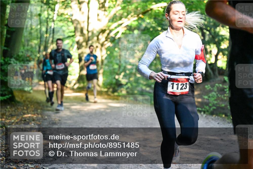 28.09.2025 - 33. Volkslauf durch das schöne Alstertal Dr. Thomas Lammeyer http://msf.ph/oto/8951485 28.09.2025 10:18:08 Laufen 37, 1123 meine-sportfotos.de
