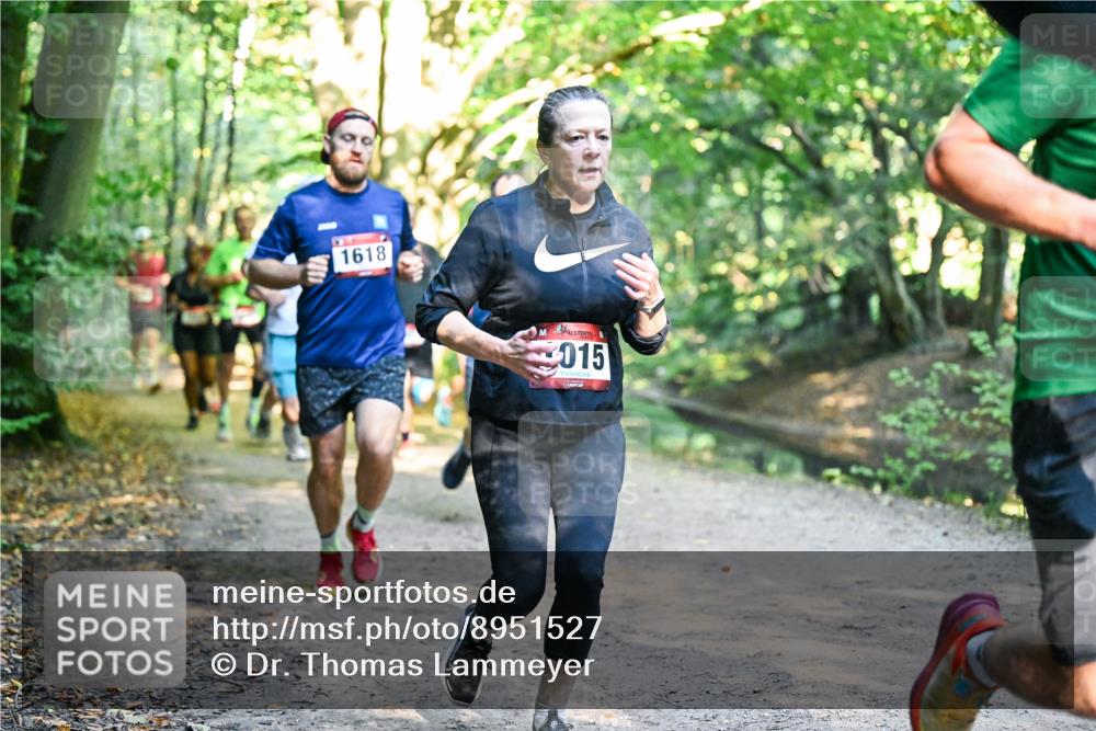 28.09.2025 - 33. Volkslauf durch das schöne Alstertal Dr. Thomas Lammeyer http://msf.ph/oto/8951527 28.09.2025 10:18:16 Laufen 1618, 015 meine-sportfotos.de