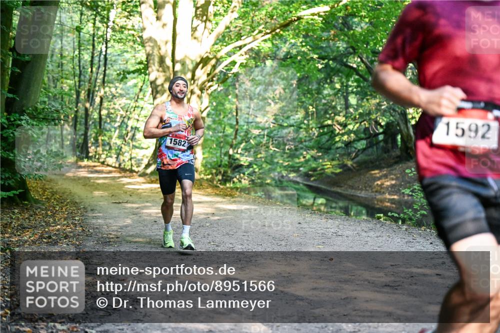 28.09.2025 - 33. Volkslauf durch das schöne Alstertal Dr. Thomas Lammeyer http://msf.ph/oto/8951566 28.09.2025 10:18:22 Laufen 1582, 1592 meine-sportfotos.de
