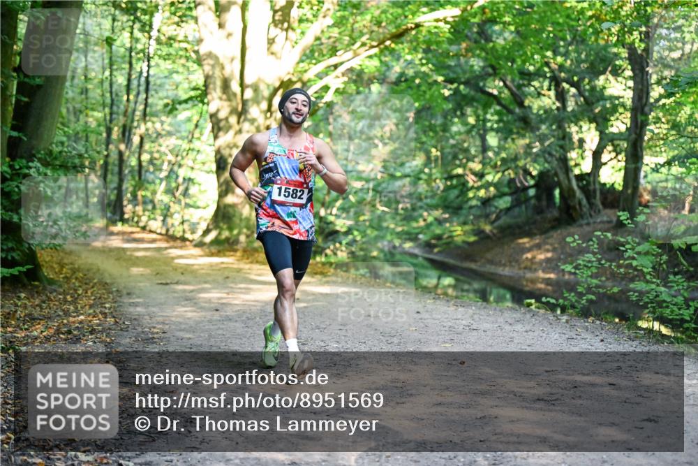 28.09.2025 - 33. Volkslauf durch das schöne Alstertal Dr. Thomas Lammeyer http://msf.ph/oto/8951569 28.09.2025 10:18:23 Laufen 1972, 1582 meine-sportfotos.de