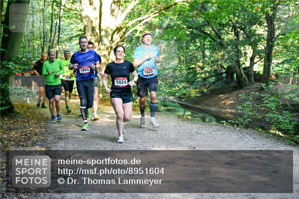 28.09.2025 - 33. Volkslauf durch das schöne Alstertal Dr. Thomas Lammeyer http://msf.ph/oto/8951604 28.09.2025 10:18:42 Laufen 1629, 1636, 1864, 1024, 1625 meine-sportfotos.de