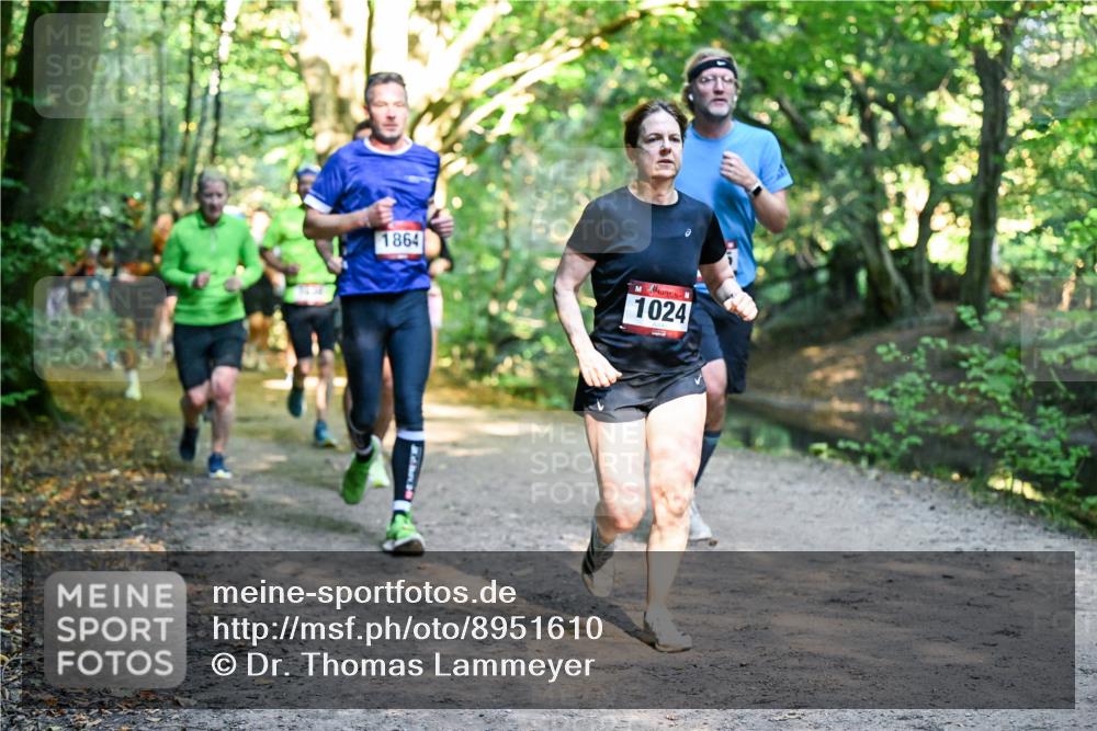 28.09.2025 - 33. Volkslauf durch das schöne Alstertal Dr. Thomas Lammeyer http://msf.ph/oto/8951610 28.09.2025 10:18:43 Laufen 1864, 1024 meine-sportfotos.de