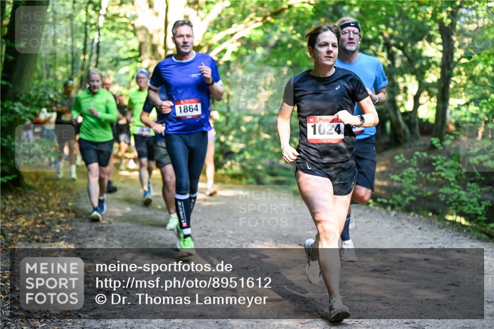 28.09.2025 - 33. Volkslauf durch das schöne Alstertal Dr. Thomas Lammeyer http://msf.ph/oto/8951612 28.09.2025 10:18:43 Laufen 1864, 1024 meine-sportfotos.de
