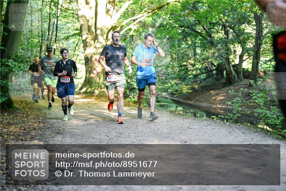 28.09.2025 - 33. Volkslauf durch das schöne Alstertal Dr. Thomas Lammeyer http://msf.ph/oto/8951677 28.09.2025 10:18:57 Laufen 1692, 1675, 1033, 162, 1600 meine-sportfotos.de