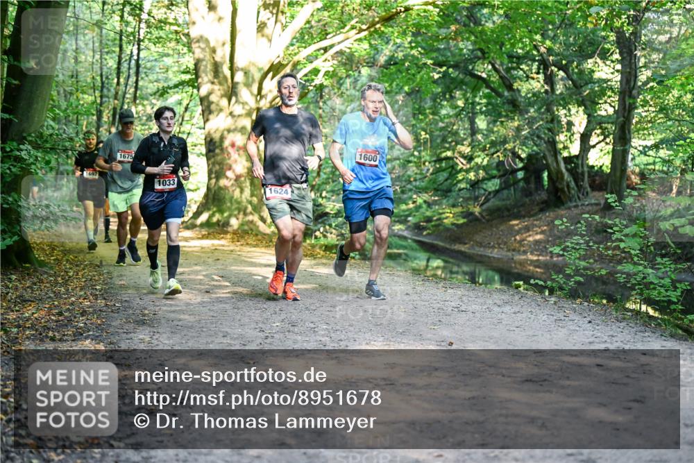28.09.2025 - 33. Volkslauf durch das schöne Alstertal Dr. Thomas Lammeyer http://msf.ph/oto/8951678 28.09.2025 10:18:58 Laufen 1692, 1675, 1033, 1624, 1600 meine-sportfotos.de