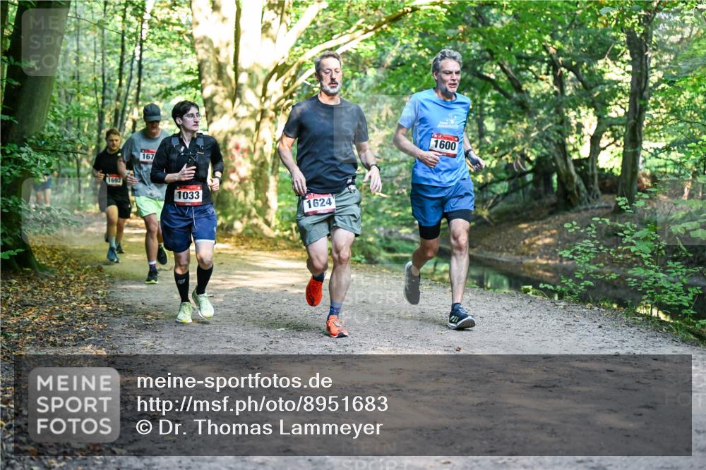 28.09.2025 - 33. Volkslauf durch das schöne Alstertal Dr. Thomas Lammeyer http://msf.ph/oto/8951683 28.09.2025 10:18:58 Laufen 1692, 167, 1033, 1624, 1600 meine-sportfotos.de