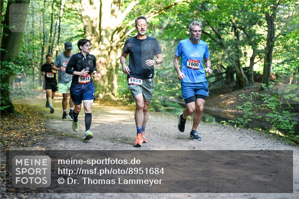 28.09.2025 - 33. Volkslauf durch das schöne Alstertal Dr. Thomas Lammeyer http://msf.ph/oto/8951684 28.09.2025 10:18:58 Laufen 1692, 16, 1033, 1624, 1600 meine-sportfotos.de