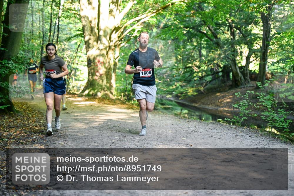28.09.2025 - 33. Volkslauf durch das schöne Alstertal Dr. Thomas Lammeyer http://msf.ph/oto/8951749 28.09.2025 10:19:10 Laufen 1049, 1606 meine-sportfotos.de