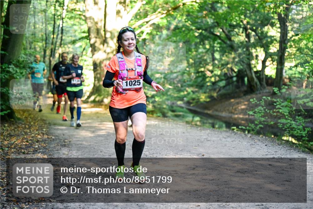 28.09.2025 - 33. Volkslauf durch das schöne Alstertal Dr. Thomas Lammeyer http://msf.ph/oto/8951799 28.09.2025 10:19:19 Laufen 1420, 1025 meine-sportfotos.de
