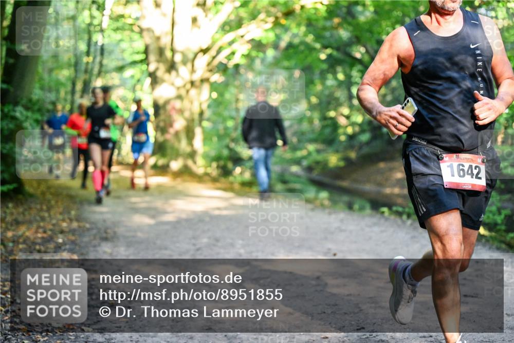 28.09.2025 - 33. Volkslauf durch das schöne Alstertal Dr. Thomas Lammeyer http://msf.ph/oto/8951855 28.09.2025 10:19:28 Laufen 1642 meine-sportfotos.de