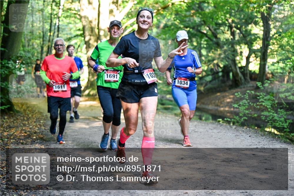 28.09.2025 - 33. Volkslauf durch das schöne Alstertal Dr. Thomas Lammeyer http://msf.ph/oto/8951871 28.09.2025 10:19:31 Laufen 1611, 1691, 103, 1034 meine-sportfotos.de