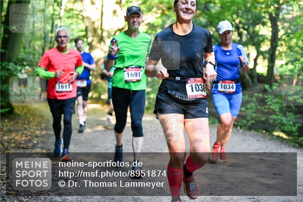 28.09.2025 - 33. Volkslauf durch das schöne Alstertal Dr. Thomas Lammeyer http://msf.ph/oto/8951874 28.09.2025 10:19:32 Laufen 1611, 1691, 1038, 1034 meine-sportfotos.de