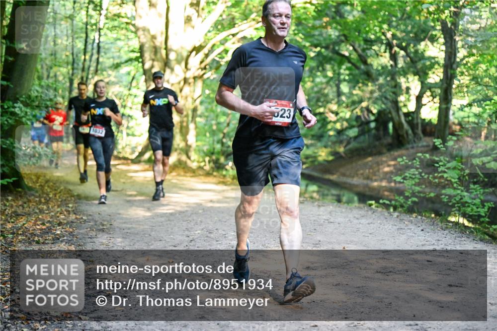 28.09.2025 - 33. Volkslauf durch das schöne Alstertal Dr. Thomas Lammeyer http://msf.ph/oto/8951934 28.09.2025 10:19:43 Laufen 23, 1032 meine-sportfotos.de