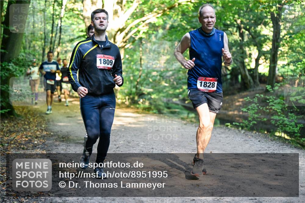 28.09.2025 - 33. Volkslauf durch das schöne Alstertal Dr. Thomas Lammeyer http://msf.ph/oto/8951995 28.09.2025 10:19:53 Laufen 1809, 1828 meine-sportfotos.de
