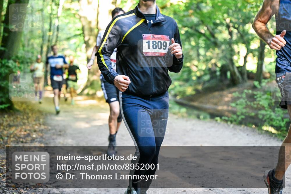 28.09.2025 - 33. Volkslauf durch das schöne Alstertal Dr. Thomas Lammeyer http://msf.ph/oto/8952001 28.09.2025 10:19:54 Laufen 1809 meine-sportfotos.de
