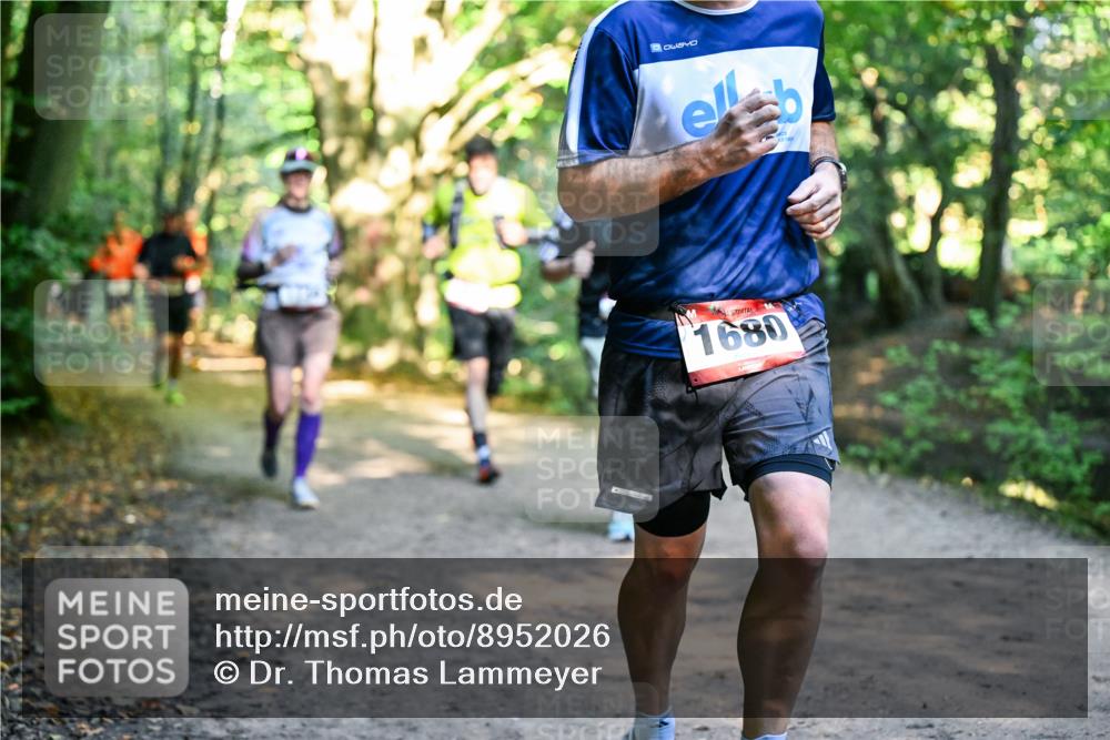 28.09.2025 - 33. Volkslauf durch das schöne Alstertal Dr. Thomas Lammeyer http://msf.ph/oto/8952026 28.09.2025 10:19:58 Laufen 1680 meine-sportfotos.de