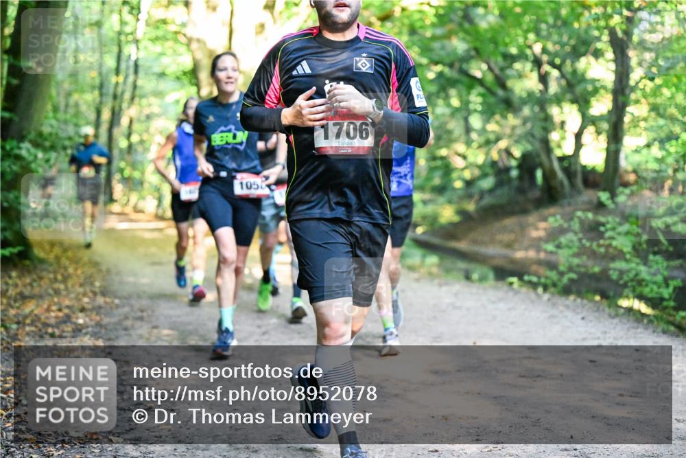 28.09.2025 - 33. Volkslauf durch das schöne Alstertal Dr. Thomas Lammeyer http://msf.ph/oto/8952078 28.09.2025 10:20:07 Laufen 1050, 1706 meine-sportfotos.de