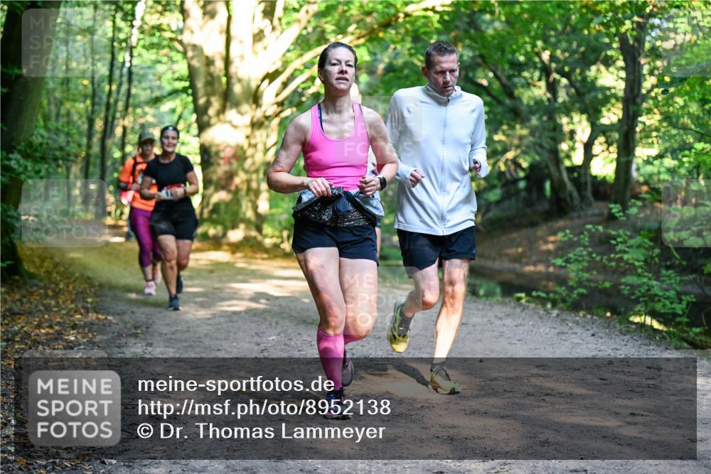 28.09.2025 - 33. Volkslauf durch das schöne Alstertal Dr. Thomas Lammeyer http://msf.ph/oto/8952138 28.09.2025 10:20:25 Laufen  meine-sportfotos.de