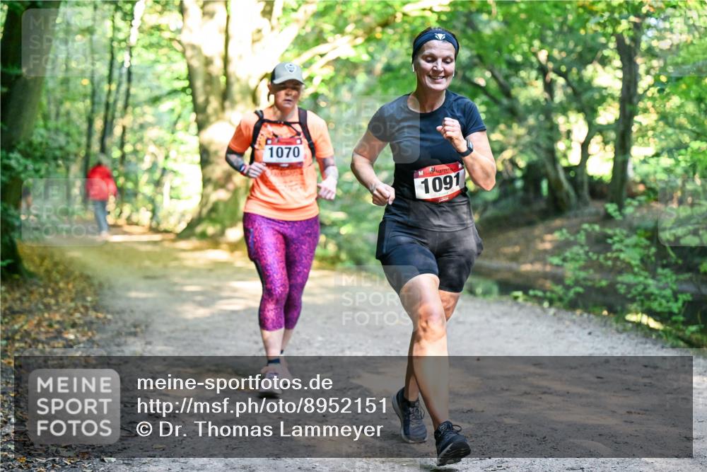 28.09.2025 - 33. Volkslauf durch das schöne Alstertal Dr. Thomas Lammeyer http://msf.ph/oto/8952151 28.09.2025 10:20:28 Laufen 1070, 1091 meine-sportfotos.de