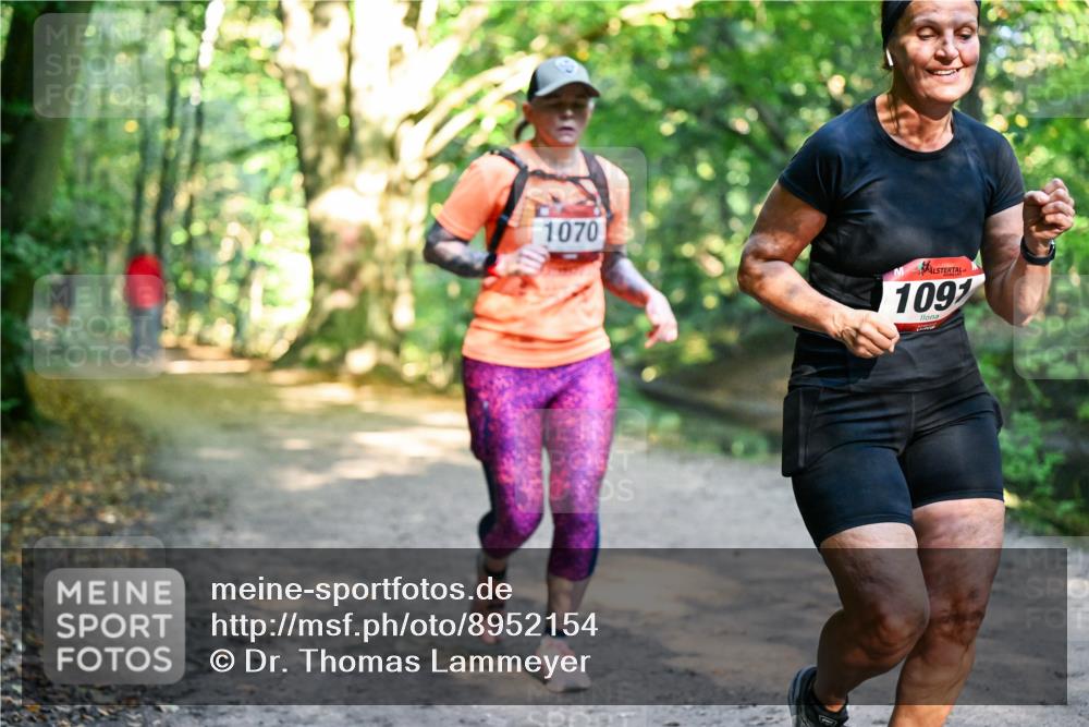 28.09.2025 - 33. Volkslauf durch das schöne Alstertal Dr. Thomas Lammeyer http://msf.ph/oto/8952154 28.09.2025 10:20:28 Laufen 1070, 1097 meine-sportfotos.de