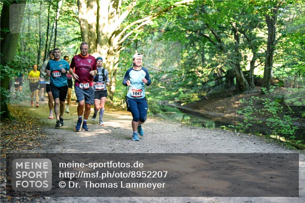 28.09.2025 - 33. Volkslauf durch das schöne Alstertal Dr. Thomas Lammeyer http://msf.ph/oto/8952207 28.09.2025 10:20:43 Laufen 1722, 1712, 1036, 1047 meine-sportfotos.de