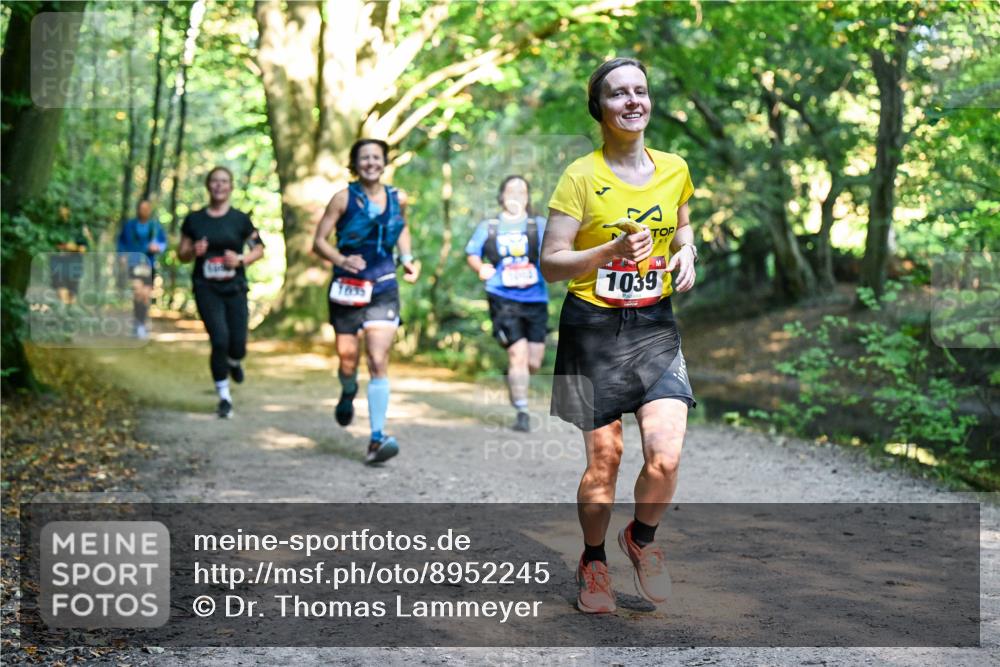 28.09.2025 - 33. Volkslauf durch das schöne Alstertal Dr. Thomas Lammeyer http://msf.ph/oto/8952245 28.09.2025 10:20:49 Laufen 1835, 1039 meine-sportfotos.de