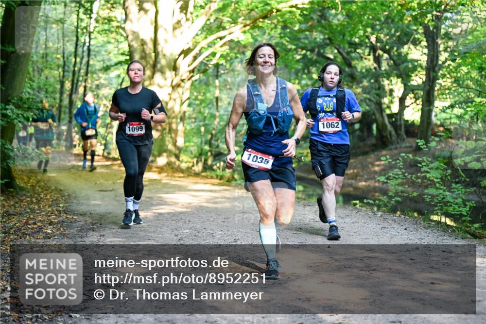 28.09.2025 - 33. Volkslauf durch das schöne Alstertal Dr. Thomas Lammeyer http://msf.ph/oto/8952251 28.09.2025 10:20:50 Laufen 1099, 1035, 1062 meine-sportfotos.de