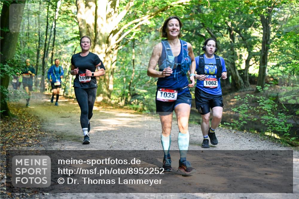 28.09.2025 - 33. Volkslauf durch das schöne Alstertal Dr. Thomas Lammeyer http://msf.ph/oto/8952252 28.09.2025 10:20:50 Laufen 1099, 1035, 1062 meine-sportfotos.de