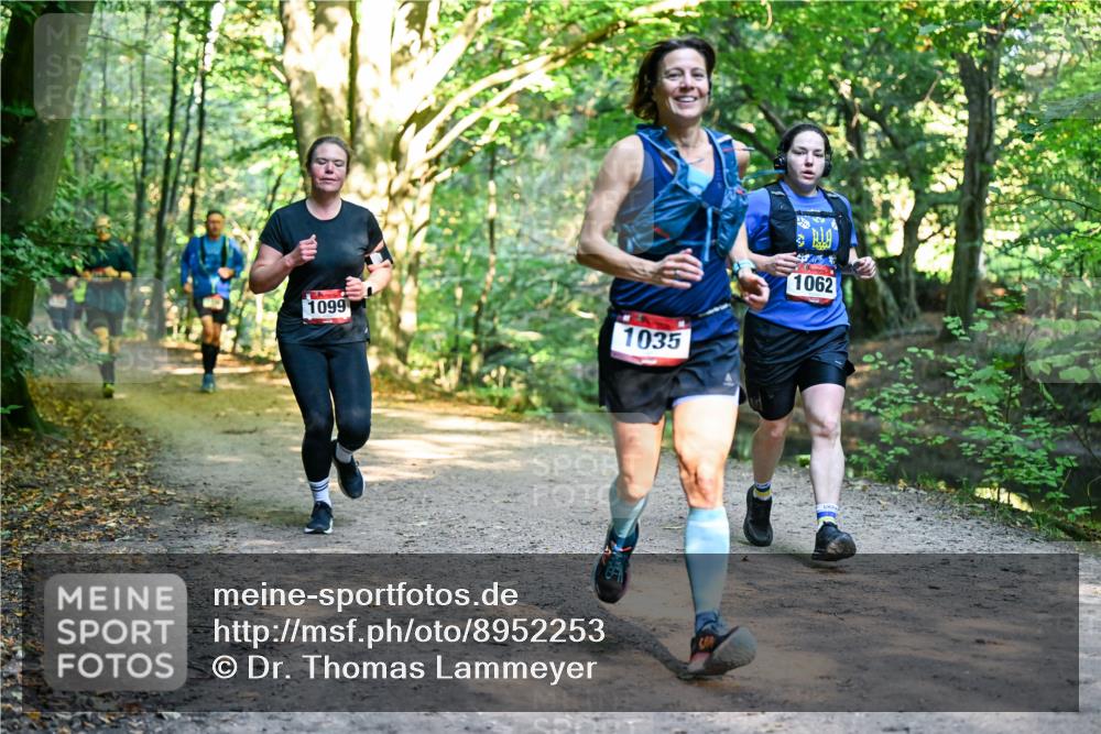 28.09.2025 - 33. Volkslauf durch das schöne Alstertal Dr. Thomas Lammeyer http://msf.ph/oto/8952253 28.09.2025 10:20:50 Laufen 1099, 1035, 1062 meine-sportfotos.de